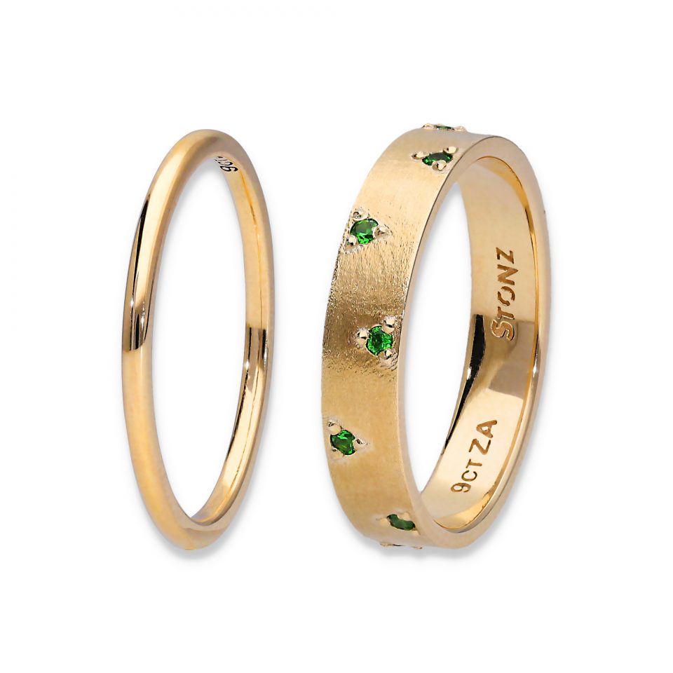 Plain Gold Ring Natasha White_4