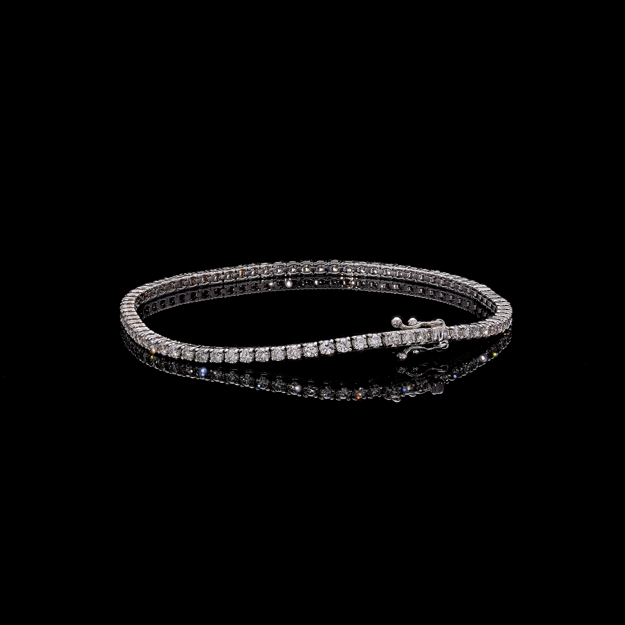 18CT White Gold Diamond Tennis Bracelet 76 Round Brilliant Black4 (1)