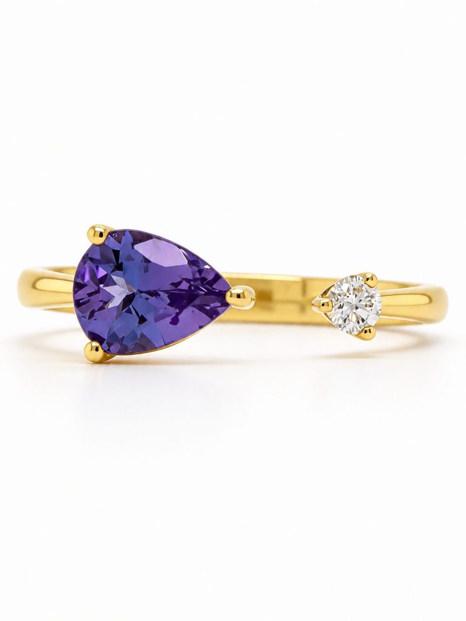18K Yellow Gold Tanzanite and Diamond Ring