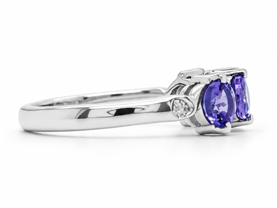 4-Stone Round Tanzanite Eternity Ring in 925 Silver