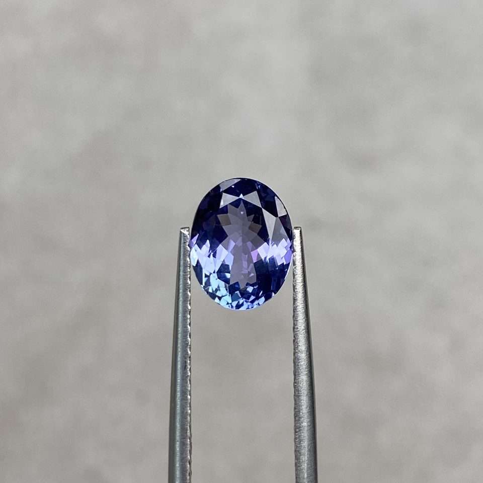 0.91ct Natural Blue Oval Tanzanite
