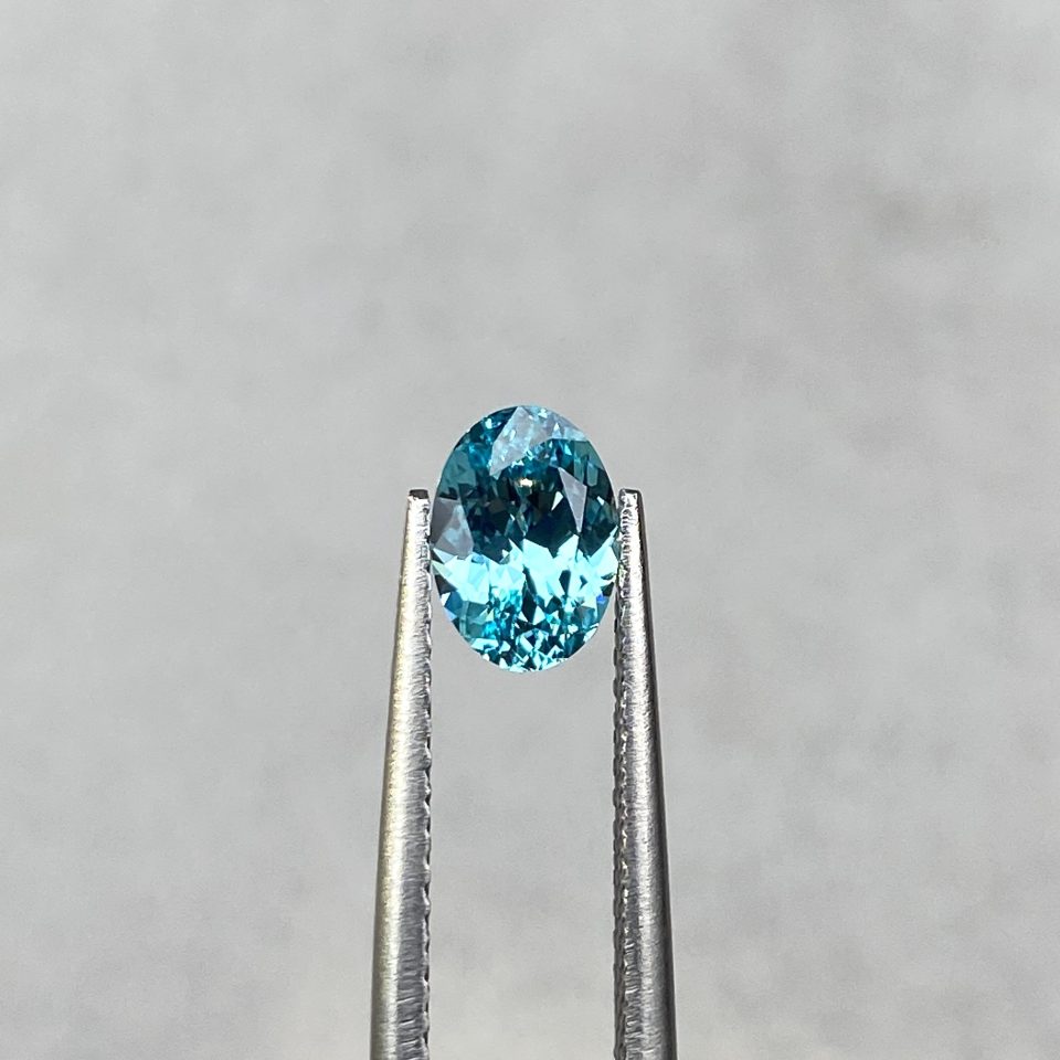 1.28 Ct Paraiba Oval Cut Lab-Grown Garnet (NDI Certified)