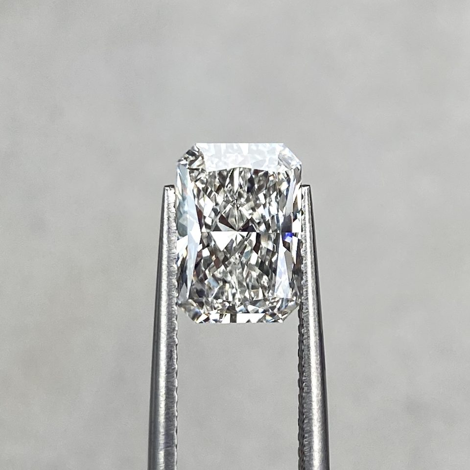 2.57 Ct Radiant Cut F/VS1 Lab-Grown Diamond (IGI Certified)