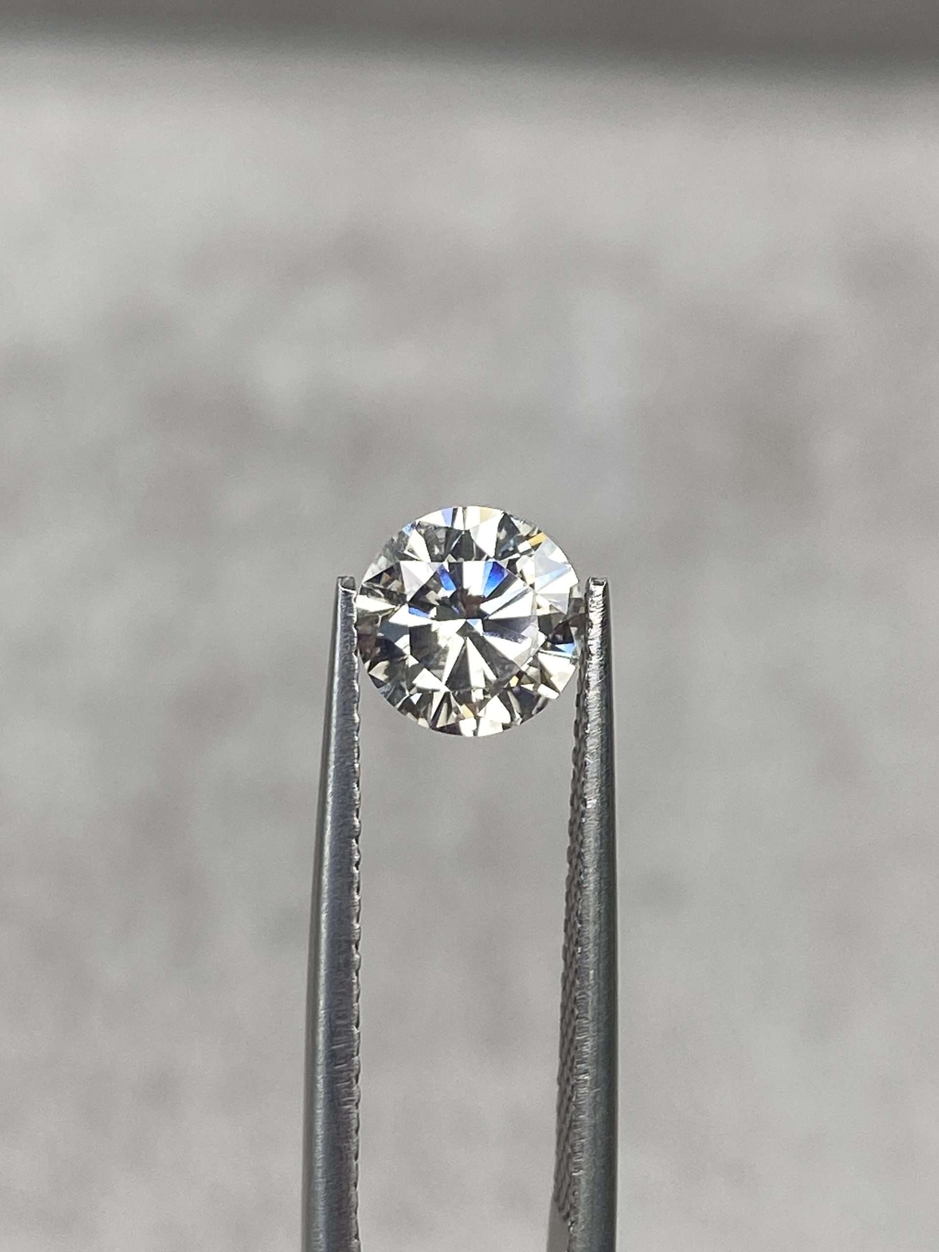 1.04 Ct Round Brilliant Cut L/SI1 Natural Diamond (DIA Certified)