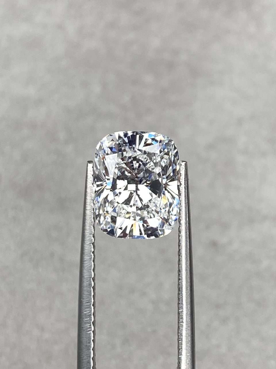 3.00 Ct Rectangular Cushion Cut D/VVS2 Lab-Grown Diamond (IGI Certified)